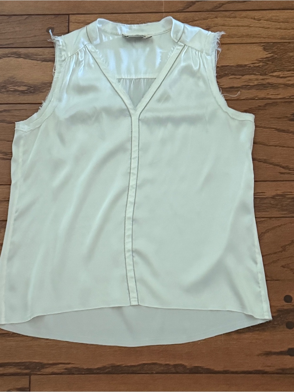 GO SILK Go Seashell Top White 100% Silk Charmeuse Sleeveless Blouse Size M